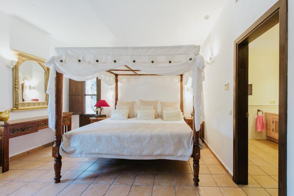 Villa & Guesthouse Paissa D'En Bernat Cala Tarida  Exterior photo
